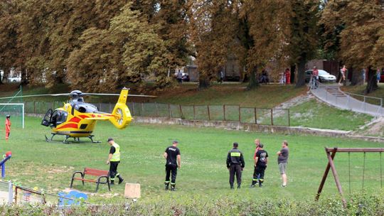 Śmigłowiec LPR lądował na placu zabaw [FOTO, WIDEO]