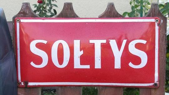 Sołtysi i obiecane dla nich pieniądze. Pokrzywdzeni idą do sądów administracyjnych Sołtysi i obiecane dla nich pieniądze. Pokrzywdzeni idą do sądów administracyjnych