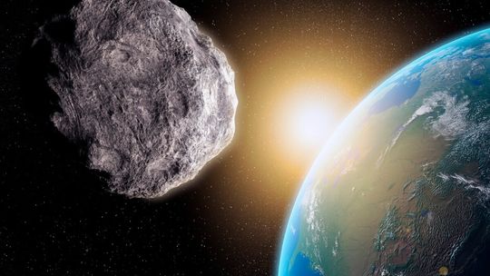 Deszcz meteorów oraz przelot planetoidy. Zobacz majowy spektakl i kosmiczne zbliżenie