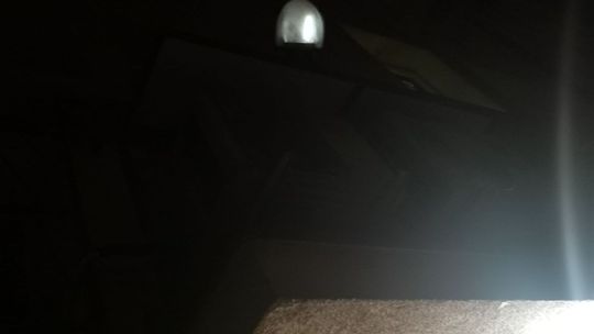 Spółdzielnia nie chce wymienić lampy, chociaż jest ciemno - skarży się czytelnik