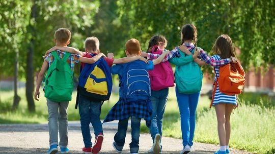 Nadgodziny nauczycieli kością niezgody. Wycieczek szkolnych może nie być