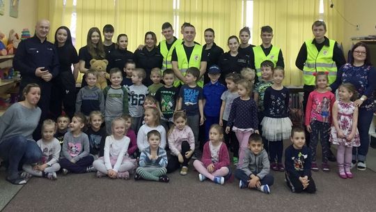 Spotkanie policjantów z przedszkolakami