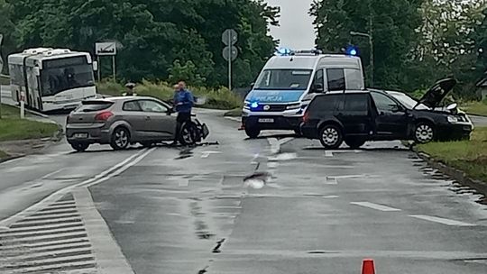 Spowodował wypadek na wjeździe do Gryfina. Teraz czeka go proces za uszkodzenie ciała