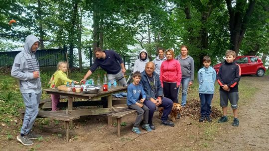 Sprzątali plażę w czynie społecznym [ZDJĘCIA]