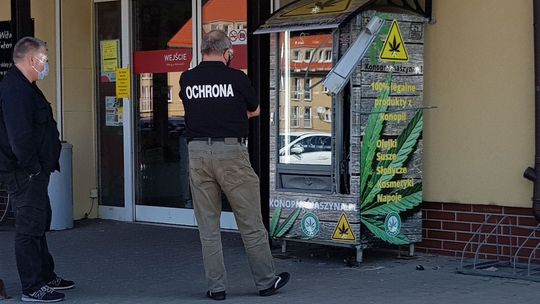 Sprzedawał produkty konopne. W nocy próbowali go obrobić