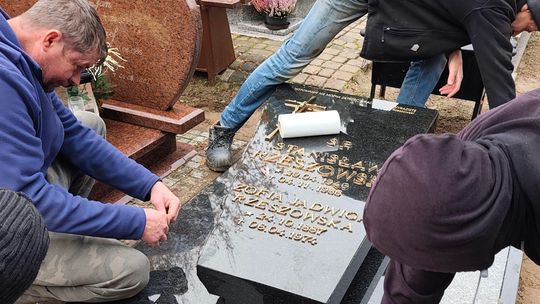 Stanisław Rzeszowski ma nowy pomnik. Jak sentencja jest na nagrobku?