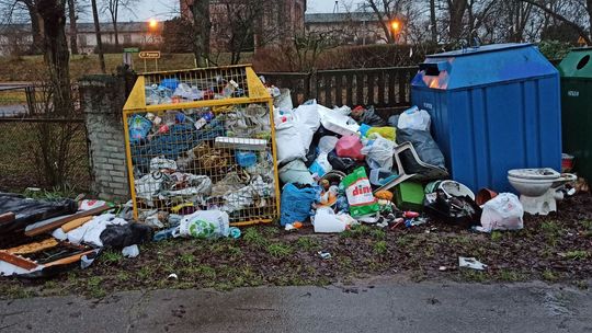 Sterta śmieci - apel i zdjęcie czytelnika Sterta śmieci - apel i zdjęcie czytelnika