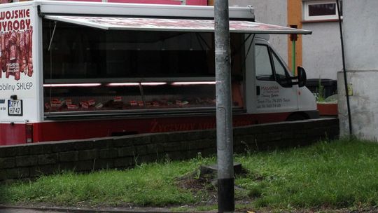 Straganiarskie miasto. Mięso kupisz na ulicy