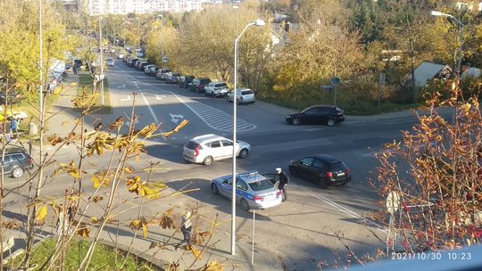 Straż miejska powinna pomóc policji, żeby bezpiecznie było w okolicach cmentarza - uważa internauta Straż miejska powinna pomóc policji, żeby bezpiecznie było w okolicach cmentarza - uważa internauta