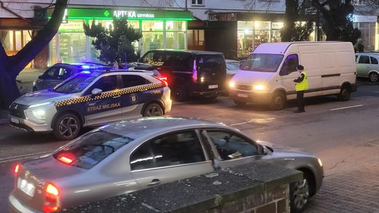 Straż Miejska w Gryfinie jednak wypisuje mandaty. I to jakie! Straż Miejska w Gryfinie jednak wypisuje mandaty. I to jakie!