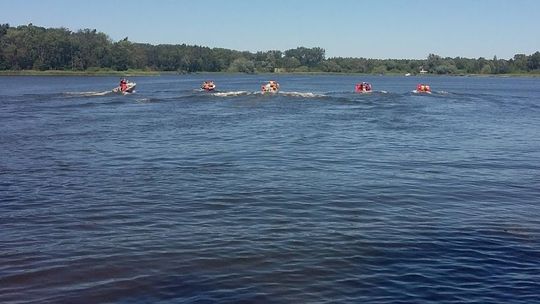 Strażacy ćwiczyli na wodzie