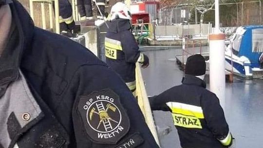 Strażacy do pożaru i zabezpieczenia przeciwpowodziowego