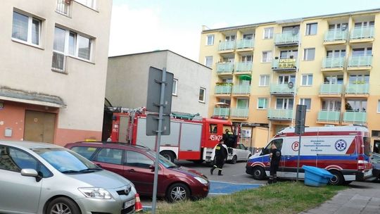 Strażacy musieli go wynosić przez okno