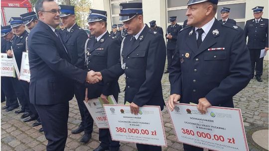 Strażacy ochotnicy z województwa zachodniopomorskiego dostaną nowe wozy