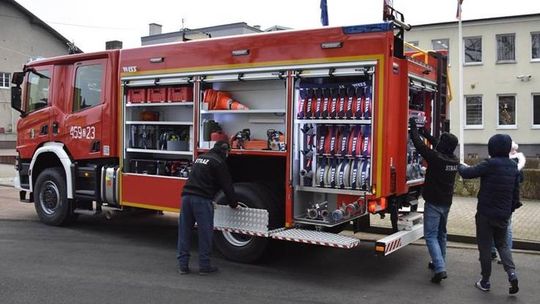Strażacy odebrali nowy ciężki samochód ratowniczo-gaśniczy
