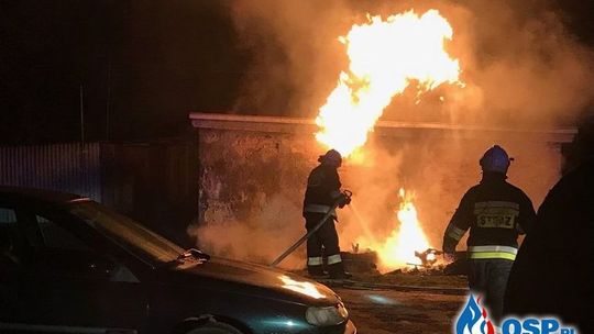 Strażacy ponownie gaszą ogień