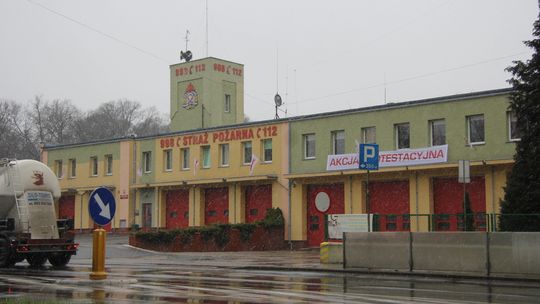 Strażacy walczą o podwyżki. Ministerstwo obiecuje pieniądze i zaprzecza plotkom