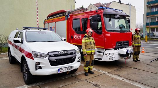 Strażacy z Gryfina mają dwa nowe wozy. Zakup dofinansowały m.in. gminy