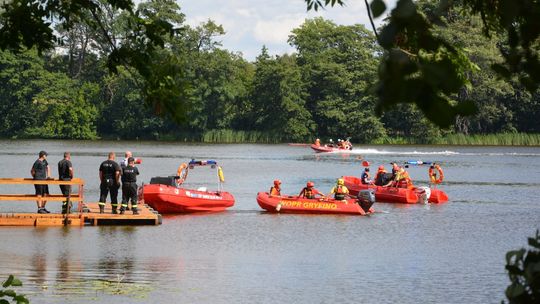 Strażacy zorganizowali pokazy ratownictwa wodnego