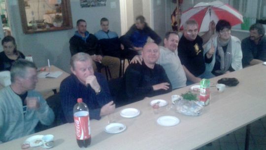 Strefa kibica w wiejskiej świetlicy