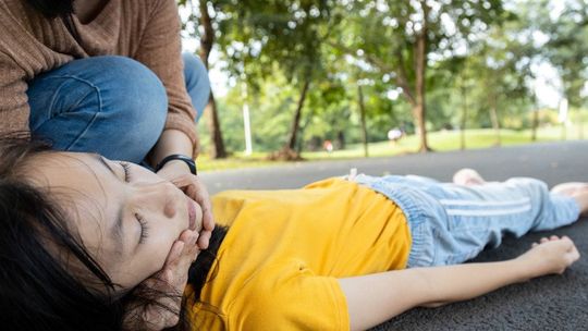 Św. Walenty - patron zakochanych i epileptyków. Jak pomóc poszkodowanemu w napadzie padaczkowym?