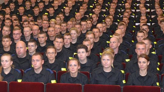 Świadom podejmowanych obowiązków policjanta, ślubuję...