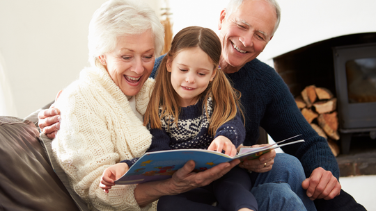 Jaki prezent kupić babci i dziadkowi z okazji ich święta? Rad nigdy za wiele