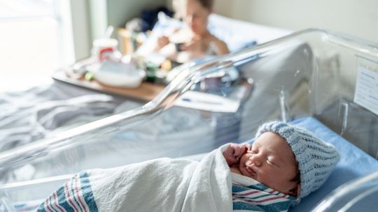 Przełom w demografii? Liczba urodzeń w Polsce wreszcie przestała spadać