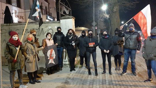 Symbolicznie wyrazili poparcie dla Strajku Kobiet
