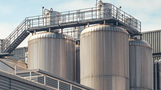 Systemy klimatyzacyjne w halach przemysłowych Systemy klimatyzacyjne w halach przemysłowych