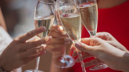 Ciekawostka wynikająca z pogody: Mocniejszy szampan 2026: Rekordowe upały zmieniły zasady produkcji wina