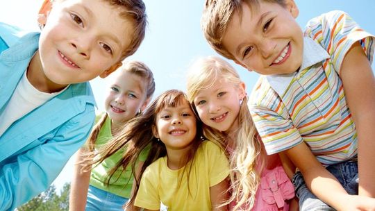 Szampan dla dzieci wkrótce zniknie ze sklepów? Problem goni problem