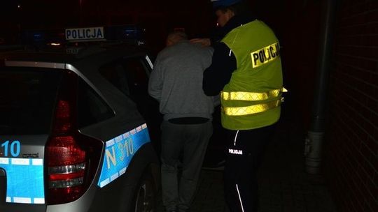 Szarpał, popychał i uderzał konkubinę. Był pijany