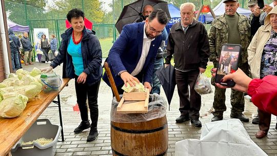 Szatkowali, ubijali i degustowali. Święto kapusty [FOTO]