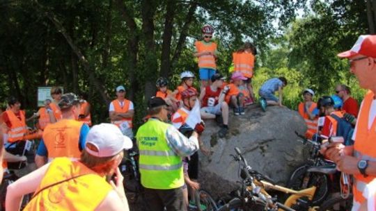 Szkielet mamuta, kolekcja skał i podchody