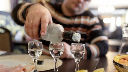 Kaucja za szklane butelki. Znamy termin decyzji resortu klimatu w sprawie nowych przepisów