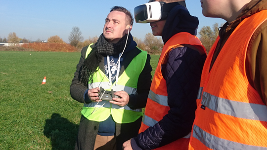 Szkolą operatorów dronów Szkolą operatorów dronów