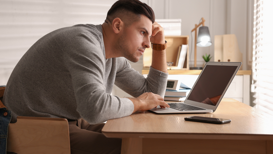 Szkoły mają potężne długi. Hakerzy atakują uczniów