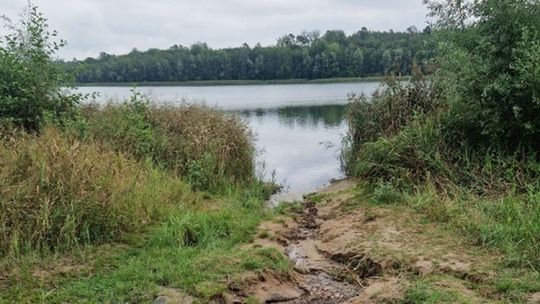 Szlaka wyrzucona przez PUK znalazła się w... jeziorze! - skarżą się mieszkańcy Szlaka wyrzucona przez PUK znalazła się w... jeziorze! - skarżą się mieszkańcy