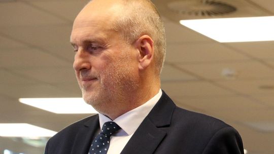 Szok czy kapitulacja? Burmistrz Sawaryn traci kontrolę, a Gryfino płaci cenę Szok czy kapitulacja? Burmistrz Sawaryn traci kontrolę, a Gryfino płaci cenę