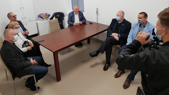 Szpital powiatowy i jego problemy - o tym dyskutują w siedzibie PiS w Gryfinie Szpital powiatowy i jego problemy - o tym dyskutują w siedzibie PiS w Gryfinie