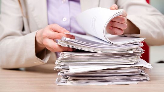 Urzędniczy bełkot poprawi sztuczna inteligencja Urzędniczy bełkot poprawi sztuczna inteligencja