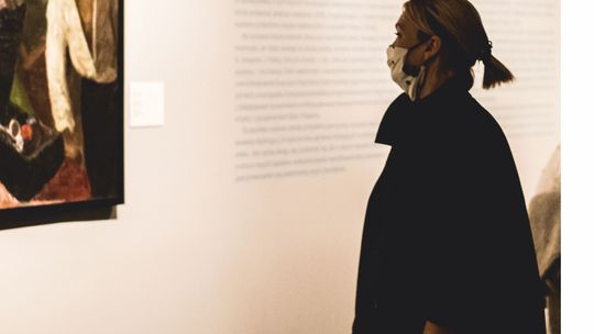 Sztuka koi! Historia wciąga! Jak ulał na trudne i niespokojne czasy!