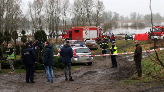 Szukają trzeciego myśliwego. Akcję utrudnia silny nurt Odry [FILM]