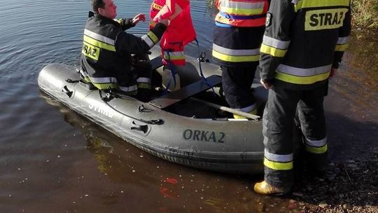 Szukali topielca z dryfującej po Odrze łodzi