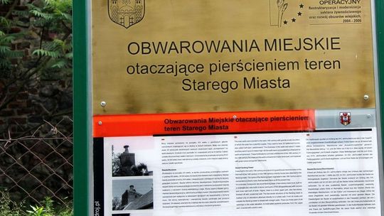 Tablice też odnowili