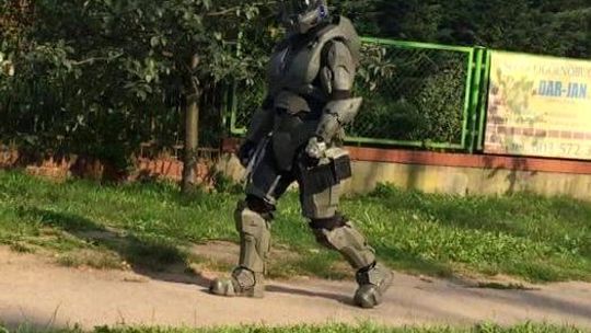 Tajemnicza postać na ulicach miasta!