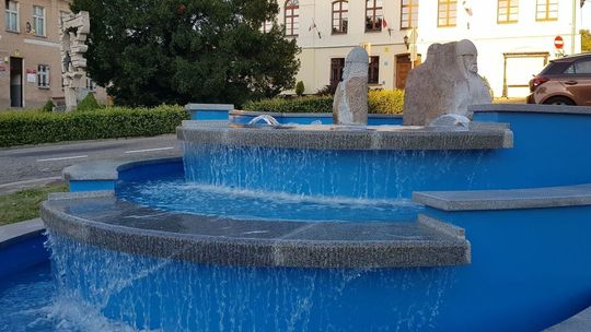 Tak szumi woda w fontannie - film