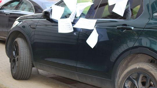 Tak ukarali go za zaparkowanie na chodniku