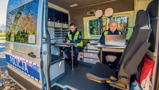 Tak wyglądają policyjne furgony wypadkowe - zdjęcia